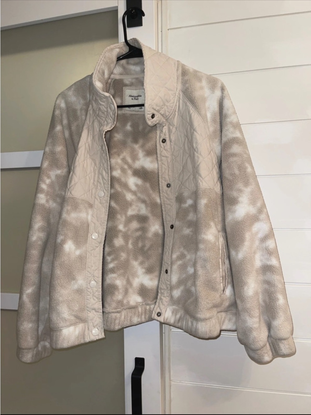 Abercrombie & Fitch Cream Tie-Dye Quilted Teddy Jacket